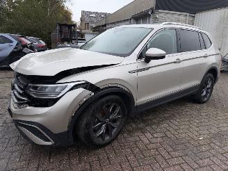 Vaurioauto  passenger cars Volkswagen Tiguan 1.5 TSi - 110 Kw DSG AllSpace Elegance 2023/8