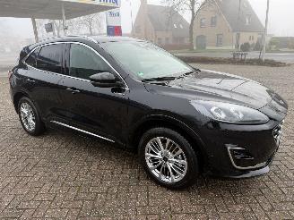 krockskadad bil auto Ford Kuga 2.5 PHEV Vignale 2024/2
