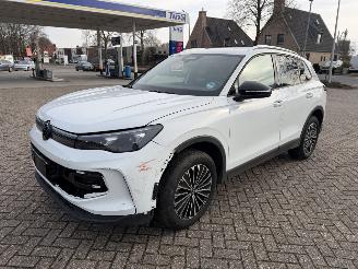 Damaged car Volkswagen Tiguan 1.5 eTSi 150 Pk Mild Hybride DSG. Goal 2025/7