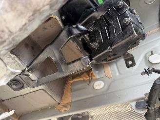 Volvo V-60 T6  Plug-in AWD picture 32