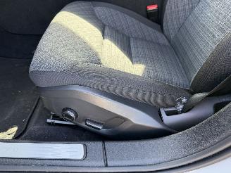 Volvo V-60 T6  Plug-in AWD picture 35