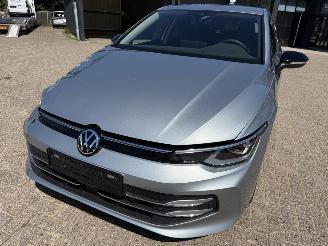 Volkswagen Golf 1.5. eTSI. 110 Kw DSG. Goal picture 4