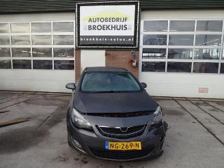 Salvage car Opel Astra  2010/1