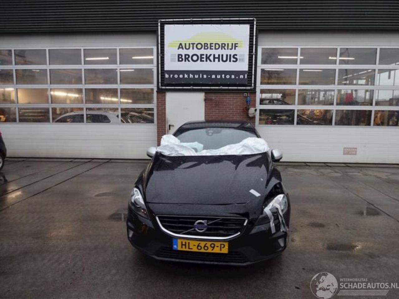 Volvo V-40 V40 (MV), Hatchback 5-drs, 2012 / 2019 2.0 D2 16V