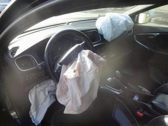 Vrakbiler auto Volvo V-40 V40 (MV), Hatchback 5-drs, 2012 / 2019 1.6 T3 GTDi 16V 2013/3