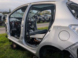 Toyota Yaris Yaris III (P13), Hatchback, 2010 / 2020 1.5 16V Hybrid picture 22
