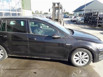 Volkswagen Golf  picture 16