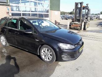 Volkswagen Golf  picture 17