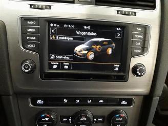 Volkswagen Golf  picture 21