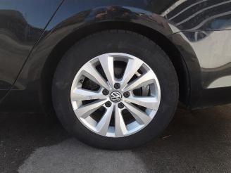 Volkswagen Golf  picture 9