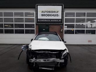 damaged passenger cars Mercedes A-klasse GLA AMG (156.9), SUV, 2014 2.0 45 AMG Turbo 16V 2015/3