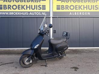 damaged scooters La Souris  Bromscooter E-Sourini Lood  E-Scooter 2019/9
