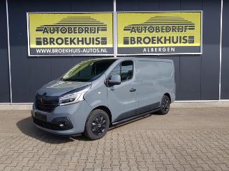 damaged commercial vehicles Renault Trafic 2.0 dCi 120 T27 L1H1 Work Edition 2021/6