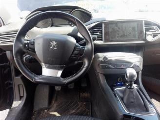 Peugeot 308 308 SW (L4/L9/LC/LJ/LR), Combi 5-drs, 2014 / 2021 1.6 BlueHDi 120 picture 25