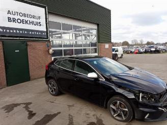 Damaged car Volvo V-40 V40 (MV), Hatchback 5-drs, 2012 / 2019 2.0 D2 16V 2015/11