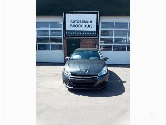 Coche siniestrado Peugeot 208 208 I (CA/CC/CK/CL), Hatchback, 2012 / 2019 1.6 Blue HDi 100 2015/12