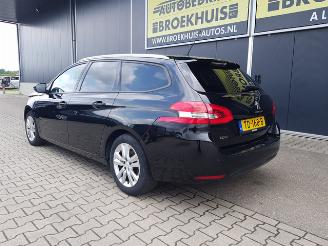 Peugeot 308 SW 1.2 PureTech Blue Lease Executive picture 7