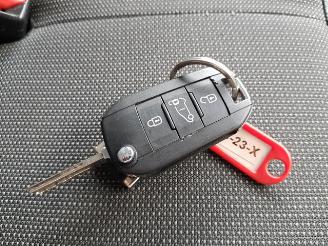 Peugeot Expert 1.5 BlueHDI 100 Standard Premium picture 26