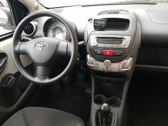 Toyota Aygo 1.0-12V Comfort picture 14