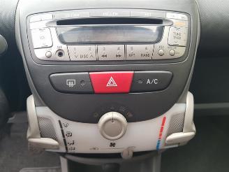 Peugeot 107 1.0-12V XS Automatic picture 23