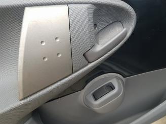 Peugeot 107 1.0-12V XS Automatic picture 21