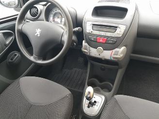Peugeot 107 1.0-12V XS Automatic picture 18