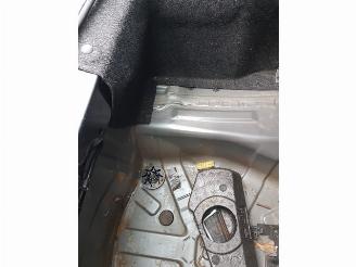 Peugeot 107 1.0-12V XS Automatic picture 15