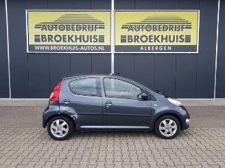Peugeot 107 1.0-12V XS Automatic picture 4