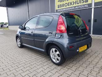Peugeot 107 1.0-12V XS Automatic picture 8