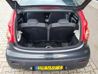 Peugeot 107 1.0-12V XS Automatic picture 20