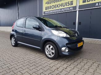Peugeot 107 1.0-12V XS Automatic picture 6