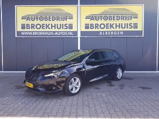Vaurioauto  passenger cars Opel Insignia Sports Tourer 1.5 Turbo EcoTec Business Executive 2017/6