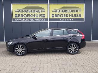 Volvo V-60 2.4 D6 AWD Plug-In Hybrid Pure Limited picture 2