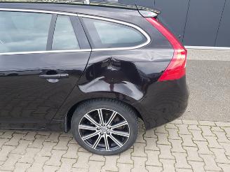 Volvo V-60 2.4 D6 AWD Plug-In Hybrid Pure Limited picture 9