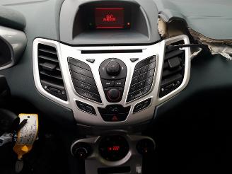Ford Fiesta 1.25 Titanium picture 19
