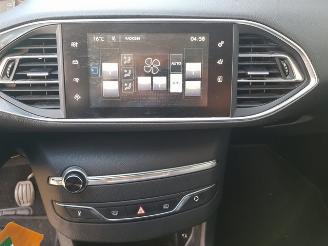 Peugeot 308 SW 1.6 BlueHDI Blue Lease Executive picture 17
