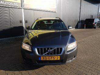 Volvo V-70 2.4D Momentum picture 3