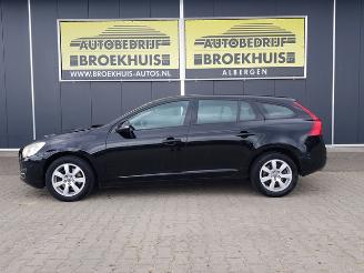 Volvo V-60 1.6 D2 Momentum picture 2