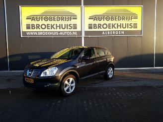 Vaurioauto  passenger cars Nissan Qashqai 2.0 Acenta 2009/10