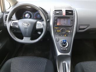 Toyota Auris 1.8 Full Hybrid Executive Business picture 16