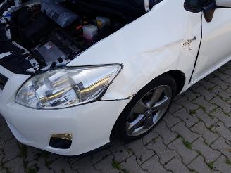 Toyota Auris 1.8 Full Hybrid Executive Business picture 10