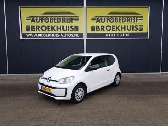 Vaurioauto  passenger cars Volkswagen Up! 1.0 BMT take up! 2017/10