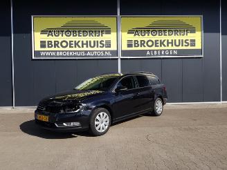 Vaurioauto  passenger cars Volkswagen Passat 1.4 TSI Trendline BlueMotion 2011/2