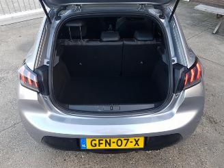 Peugeot 208 1.2 PureTech Allure Pack GT line Automatic picture 21