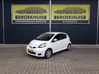 Schadeauto Toyota Aygo 1.0-12V Comfort 2010/2