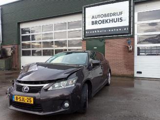 damaged passenger cars Lexus Ct CT 200h, Hatchback, 2010 1.8 16V 2013/10