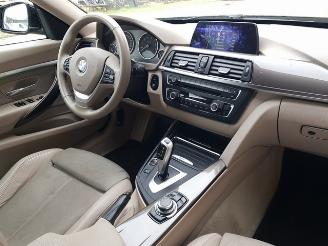 BMW 3-serie 320i xDrive High Executive picture 15