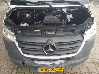 Mercedes Sprinter 315 1.9 CDI L4H2 DC picture 12