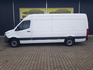 Mercedes Sprinter 315 1.9 CDI L4H2 DC picture 2