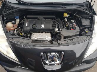 Peugeot 207 CC 1.6 VTi picture 21
